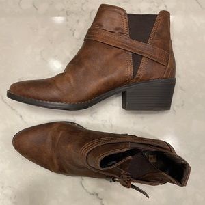 White Mountain Ankle Boots